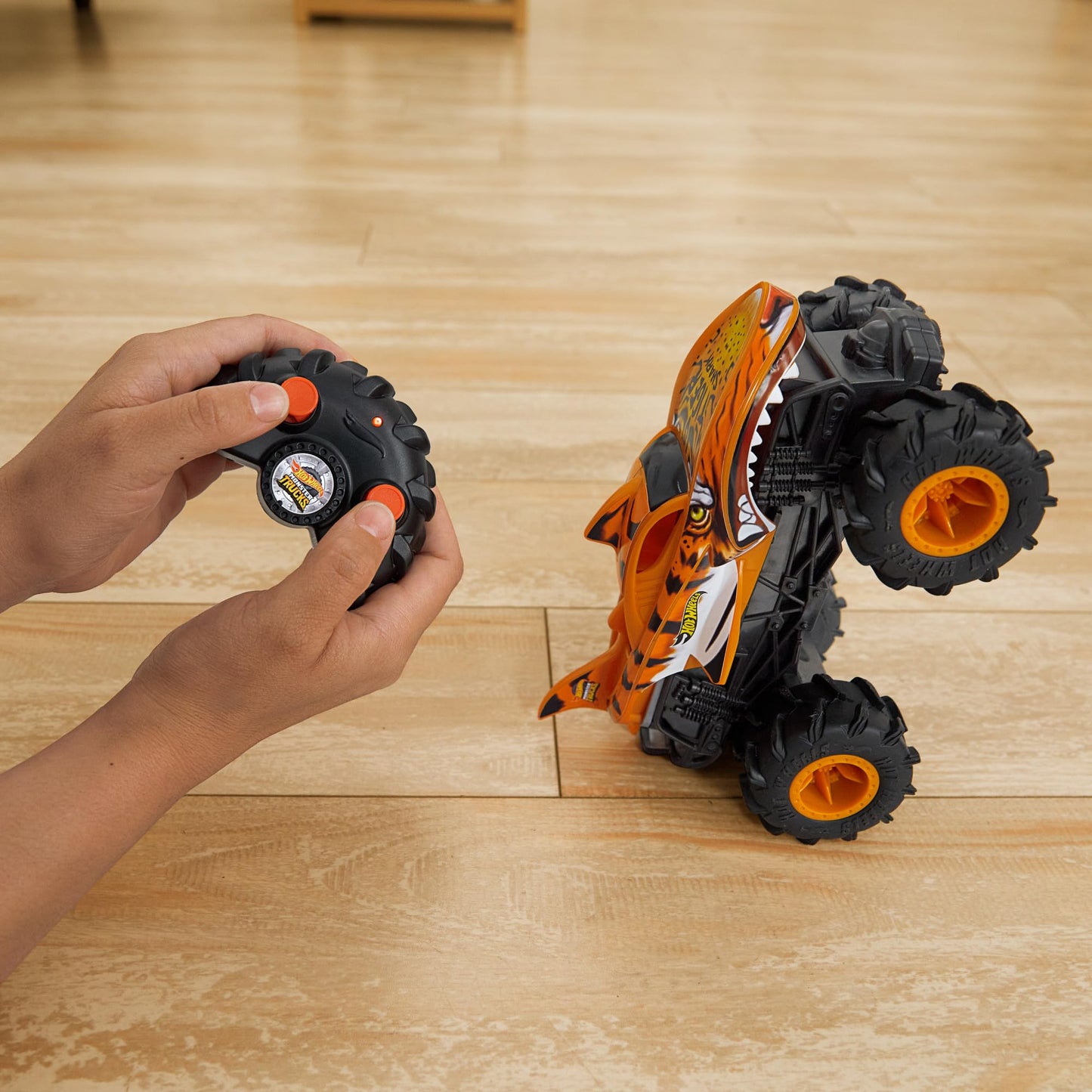 Hot Wheels Monster Trucks Remote Control Car, HW Tiger Shark in 1:24 Scale, All-Terrain Capabilities with Terrain Action Tires, Full Function RC, HNV03
