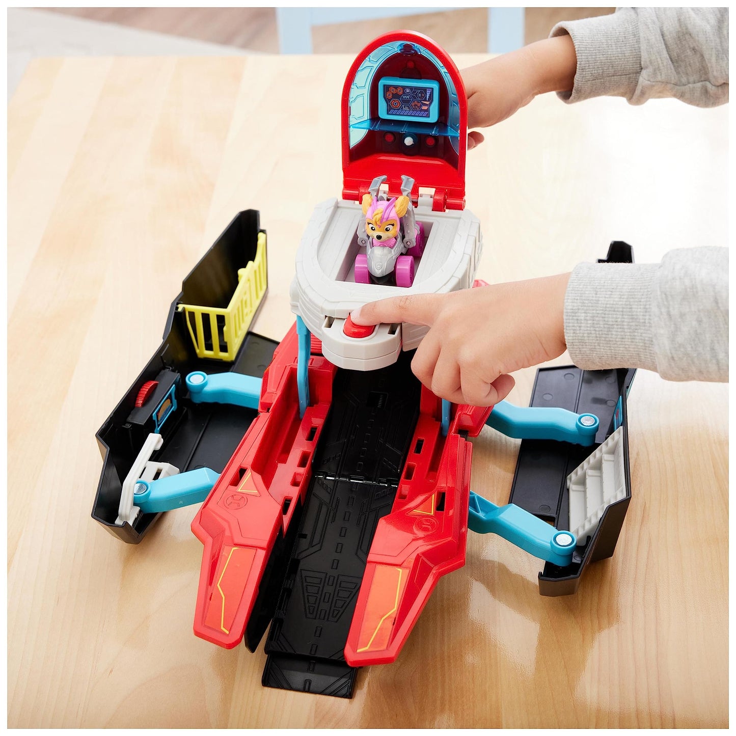 PAW PATROL: The Mighty Movie Film, Pup Squad Mini Marine Headquarters Playset with Skye Toy Car and Chase Toy Figure, Toy Suitable for Children from 3 Years