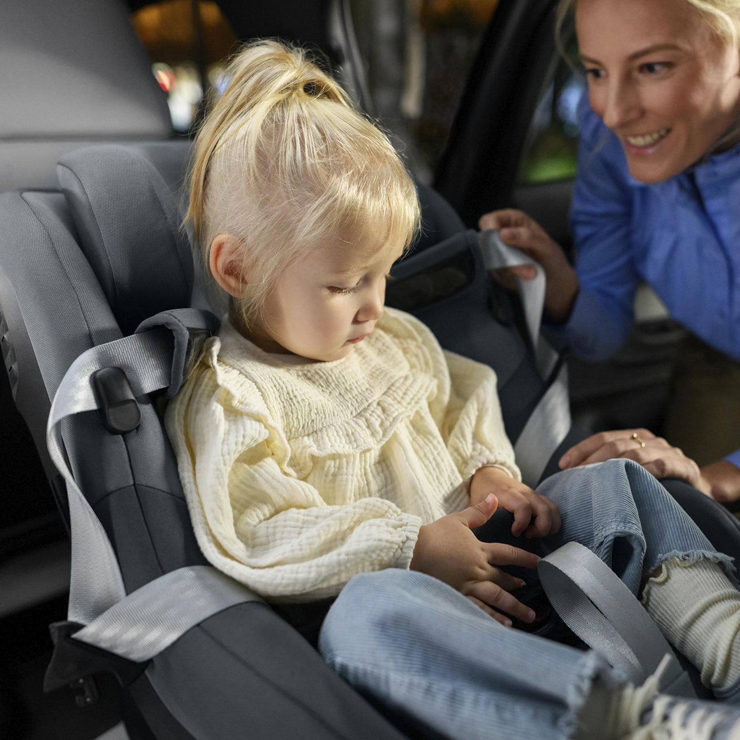 Maxi-Cosi Pearl S i-Size, Baby Car Seat, 3 Months - 4 Years, max. 18 kg, 61 - 105 cm, Toddler Car Seat, 5 Recline Positions, Easy-in Harness Hooks, G-CELL Side Impact Protection, Tonal Graphite