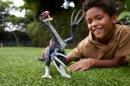 Mattel Jurassic World Chaos Theory Slash N Roar Therizinosaurus Dinosaur Action Figure Toy, Attack Claws & Sound, Digital Play, JCG17