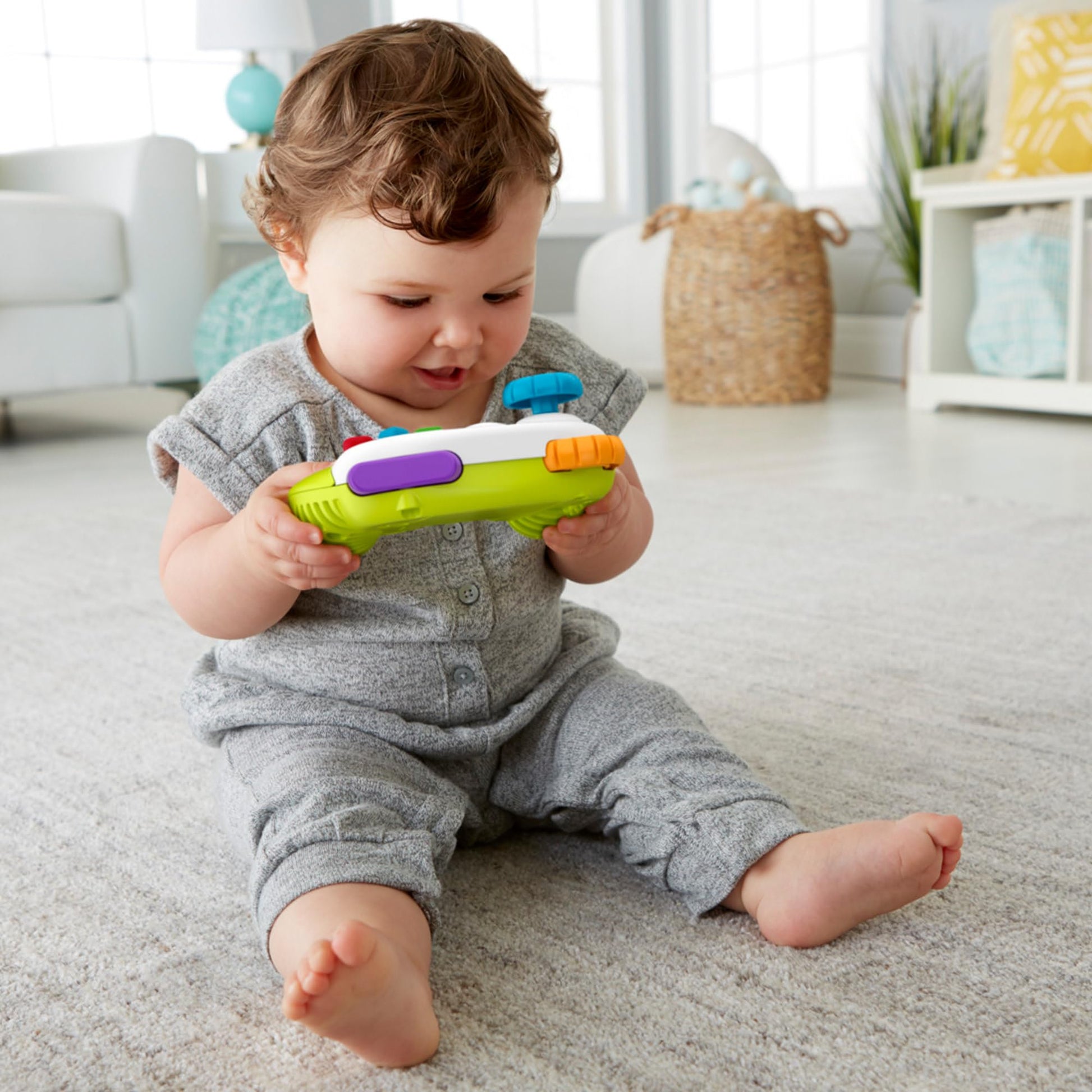Fisher-Price Laugh & Learn game controller toy in green, musical activity for babies 6+ months, UK English version, infant toy
