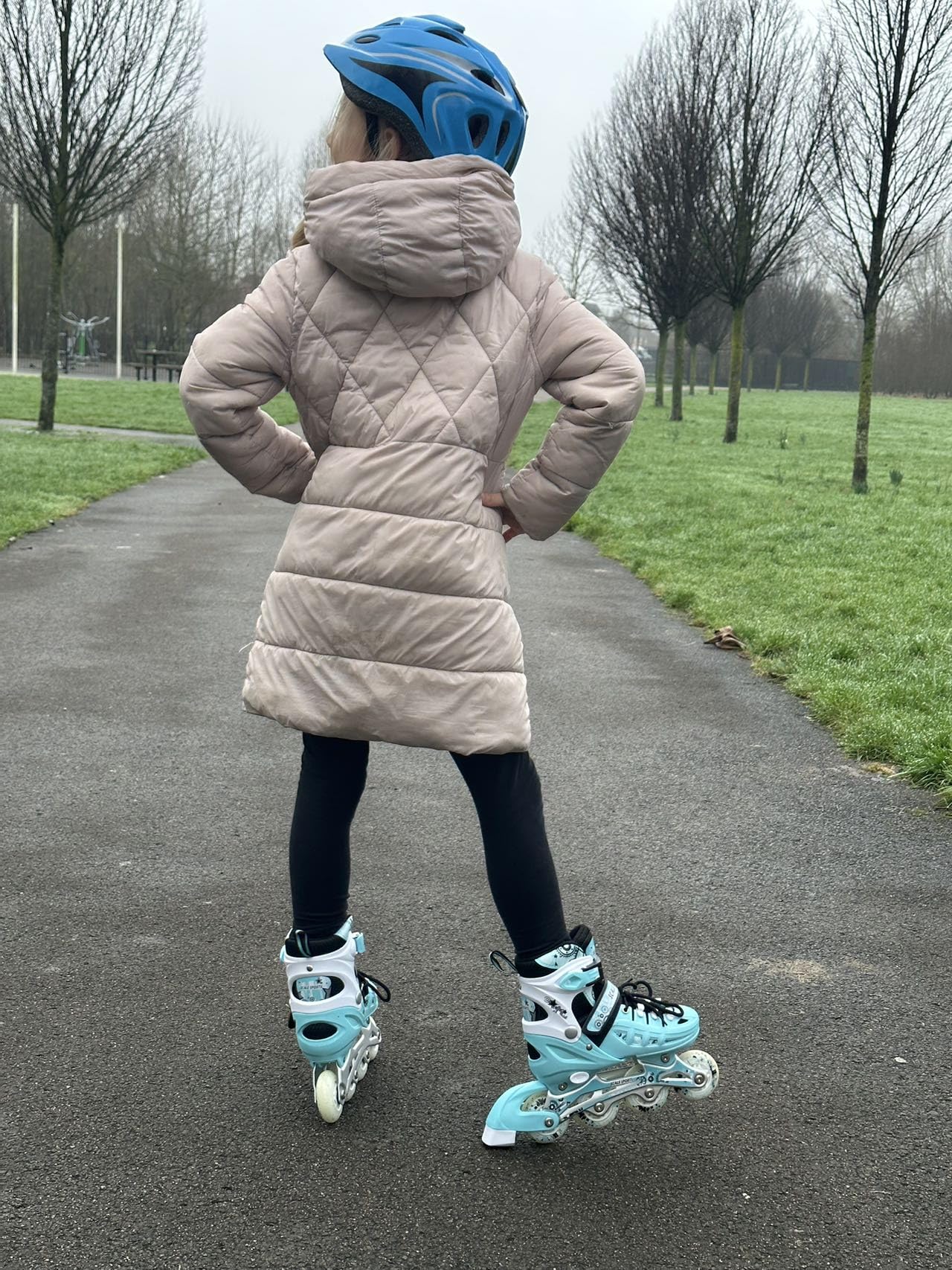 Scale Sports - Adjustuble Roller Skates with light up wheels for children and adults - Kids Inline Roller Skates (purple, UK 5-7 (EU 38-41) L)