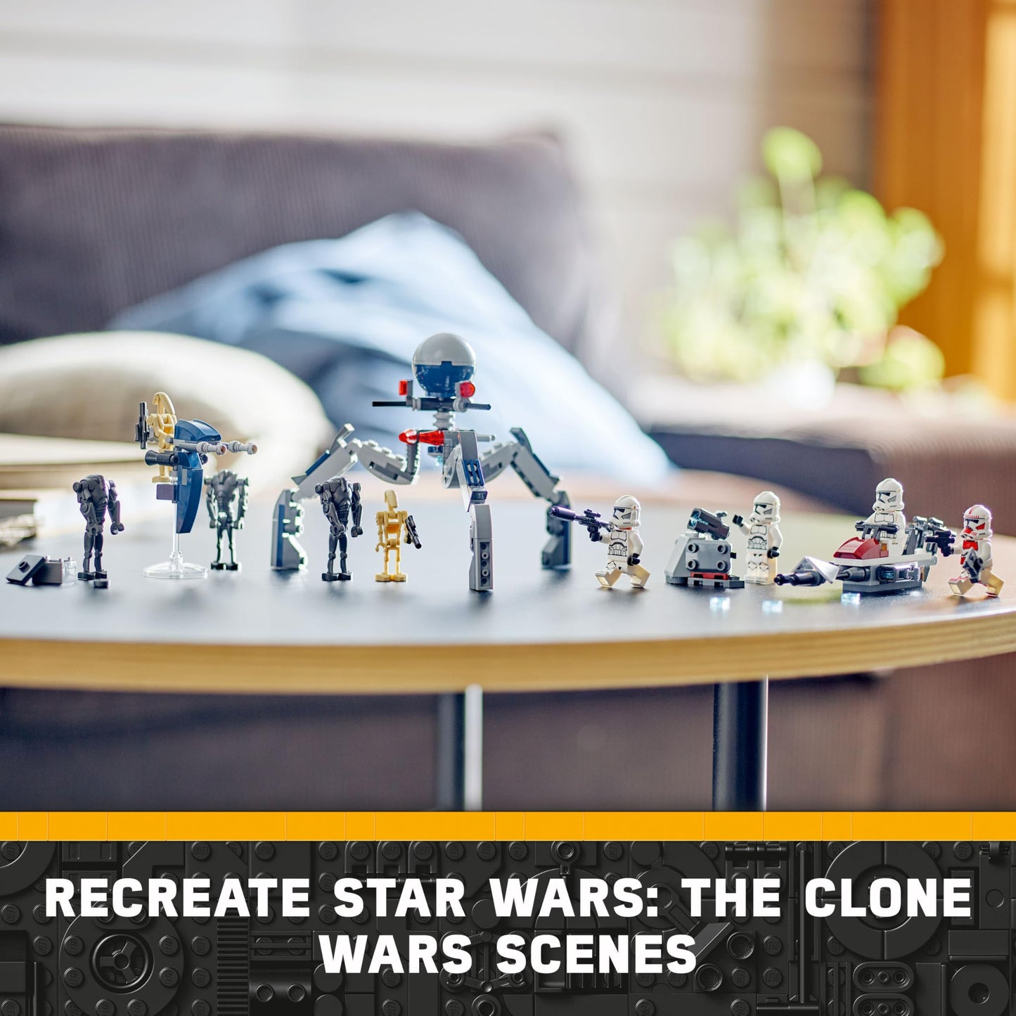 LEGO Star Wars Clone Trooper and Battle Droid Battle Pack with 4 minifigures, 5 droids, and a speeder bike.