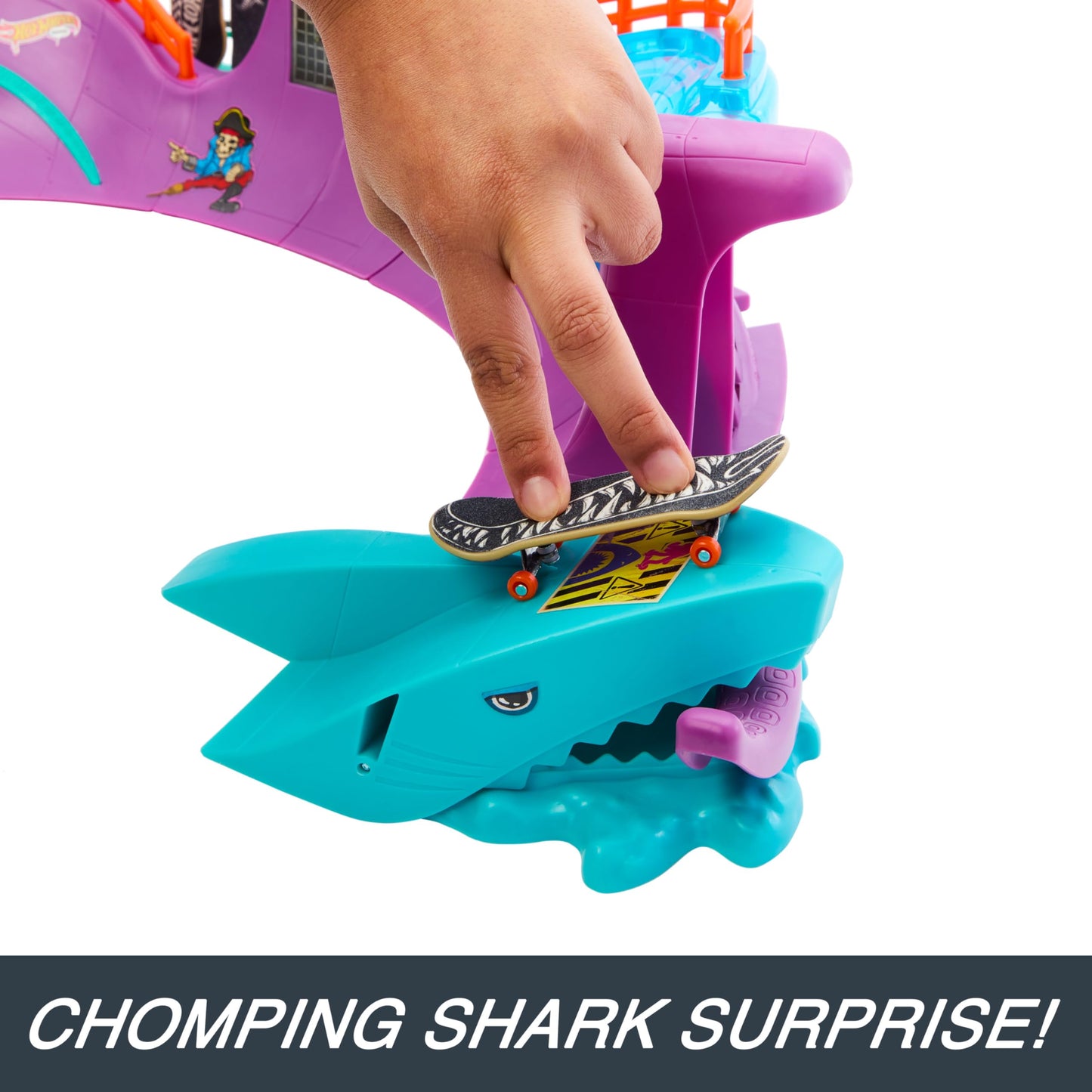 Hot Wheels Skate Octopark Playset, With Exclusive Finger Skateboard and Pair of Removable Skate Shoes, Toy Storage for Boards and Shoes, HMK01