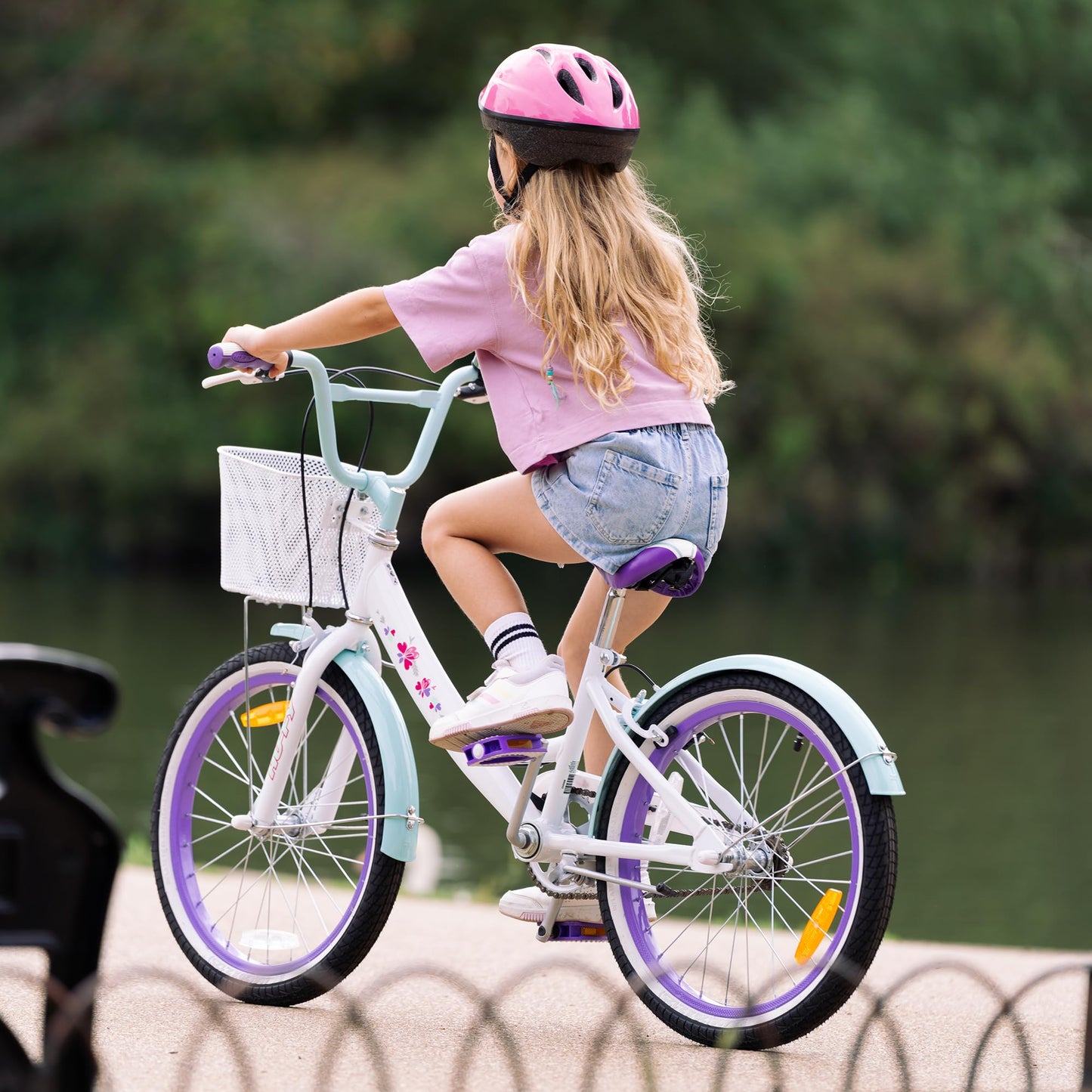Huffy Girly Girl 20-Inch Cruiser Bike, Basket, Bell, Mudguards, Adjustable Comfort Saddle, Upright Handlebars, Single-Speed, Dual Brakes, Stylish Girls’ Bike for Ages 5-9, White & Sea Crystal