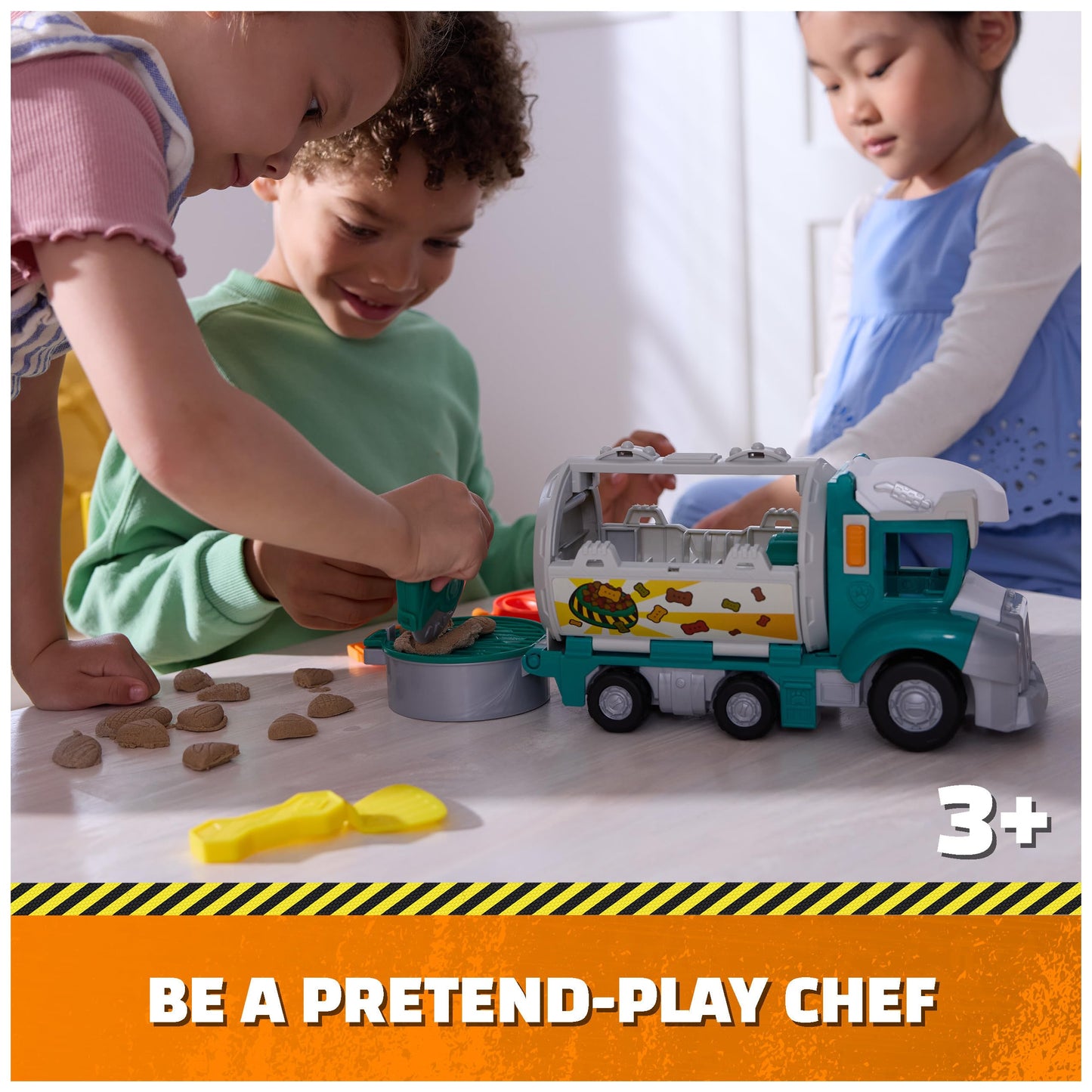 Rubble and Crew, Growlin’ Grub Food Truck Playset, Action Figure, Play Kitchen Accessories and Kinetic Build-It Play Sand, Kids’ Toys for Boys and Girls 3+