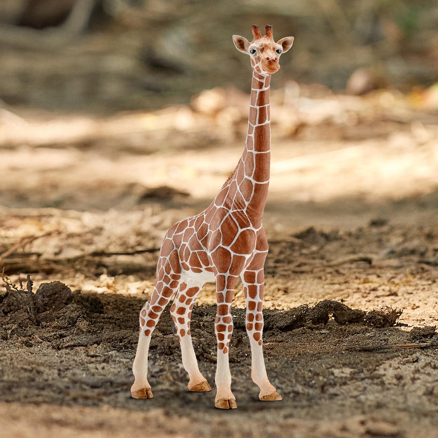 SCHLEICH Wild Life Realistic Female Giraffe Animal Figurine - Authentic Detailed Wild Female Giraffe Toy for Boys and Girls Education Imagination and Play, Highly Durable Gift for Kids Ages 3+