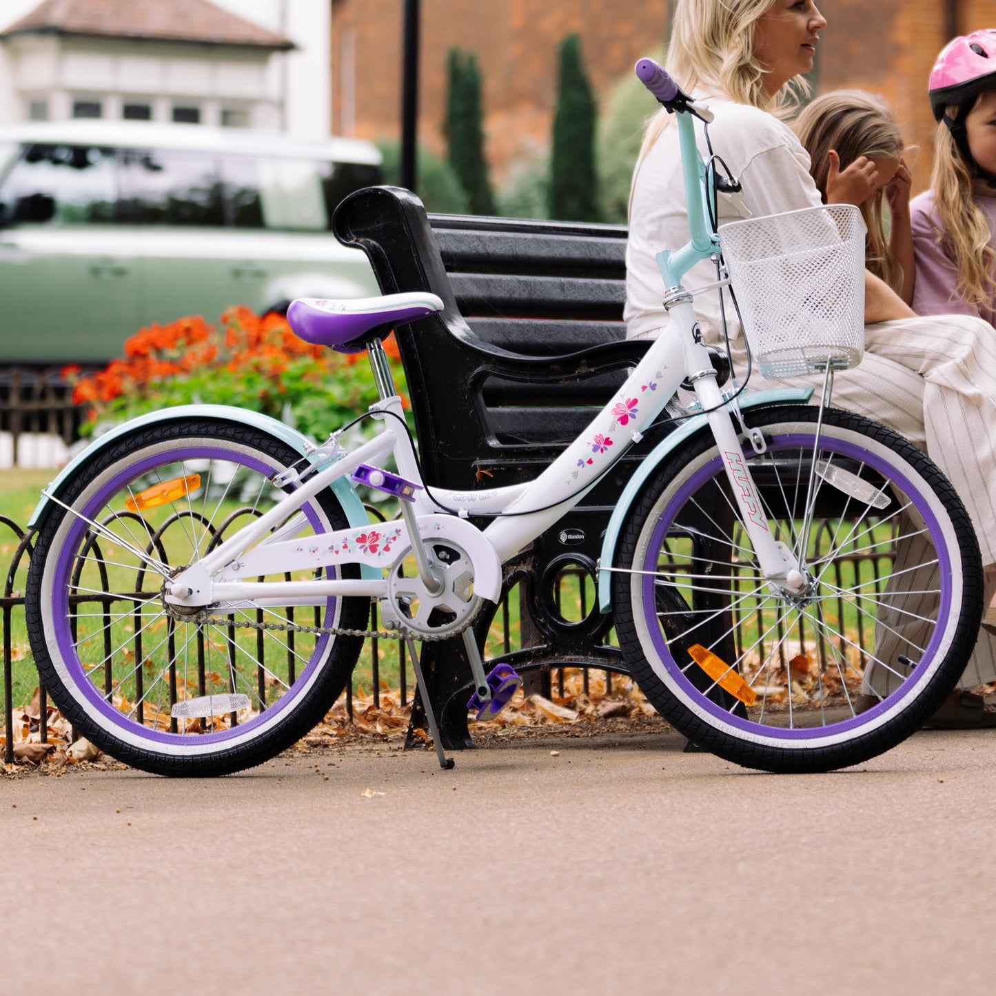Huffy Girly Girl 20-Inch Cruiser Bike, Basket, Bell, Mudguards, Adjustable Comfort Saddle, Upright Handlebars, Single-Speed, Dual Brakes, Stylish Girls’ Bike for Ages 5-9, White & Sea Crystal