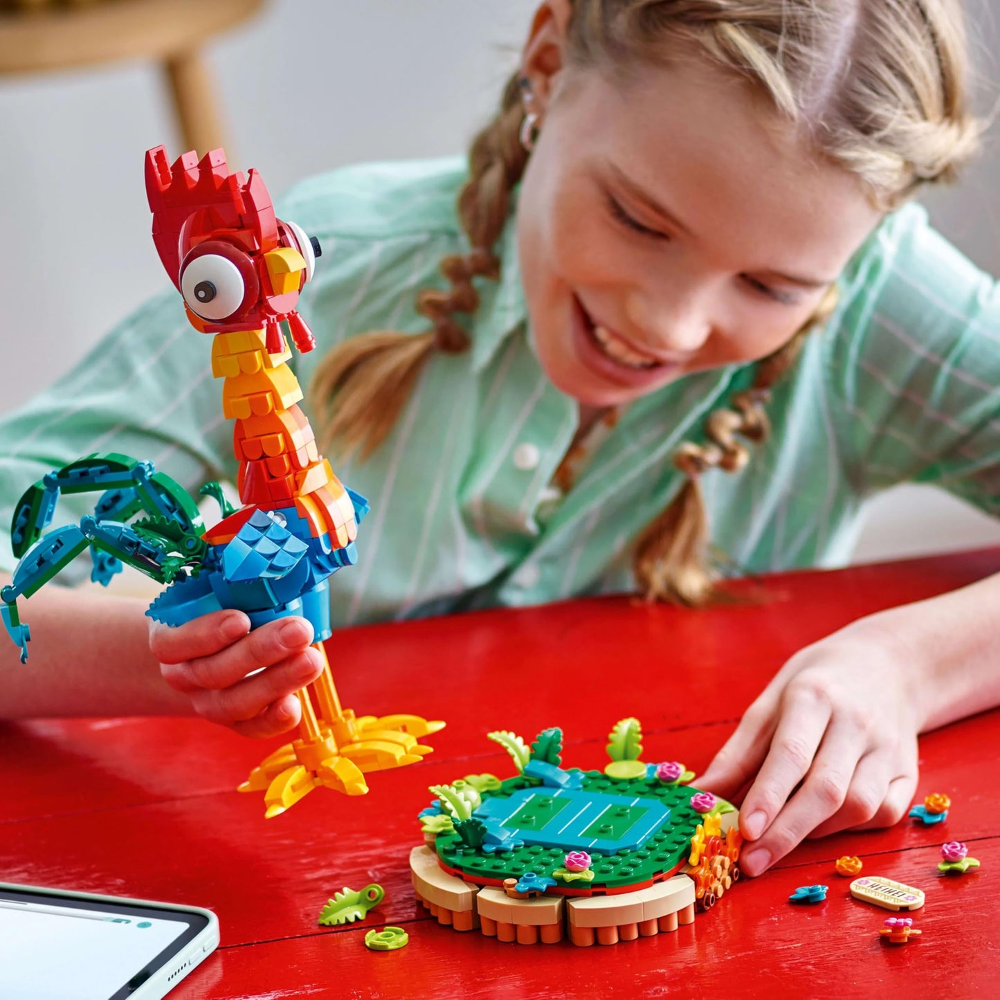 LEGO | Disney Moana 2 Heihei Building Toy - Play and Display Animal Figure with a Rotating Head, Posable Wings & Tail Feathers plus a Stand - Birthday Gift for 9+ Year Old Girls - 43272