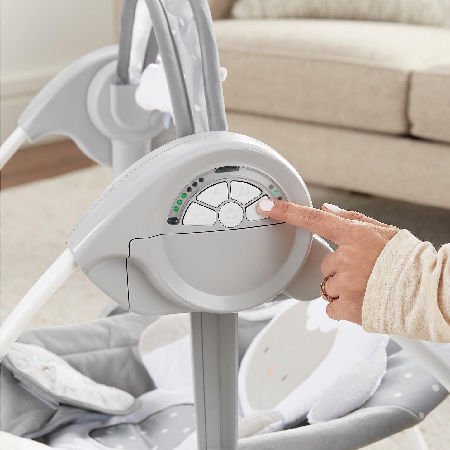 Ingenuity Comfort 2 Go Compact Portable 6-Speed Baby Swing with Music, Folds for Easy Travel - Cuddle Lamb, 0-9 Months