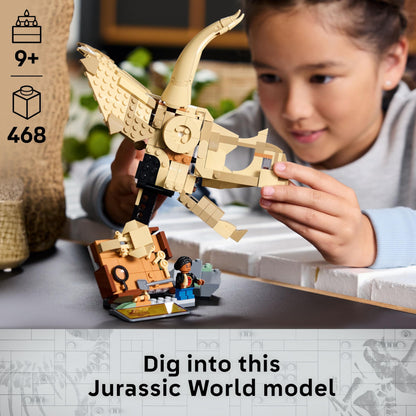 LEGO Jurassic World Dinosaur Fossils: Triceratops Skull Model, Dinosaur Toy for 9+ Year Old Boys & Girls, with Opening Jaw & Display Stand, Birthday Gift Idea 76969