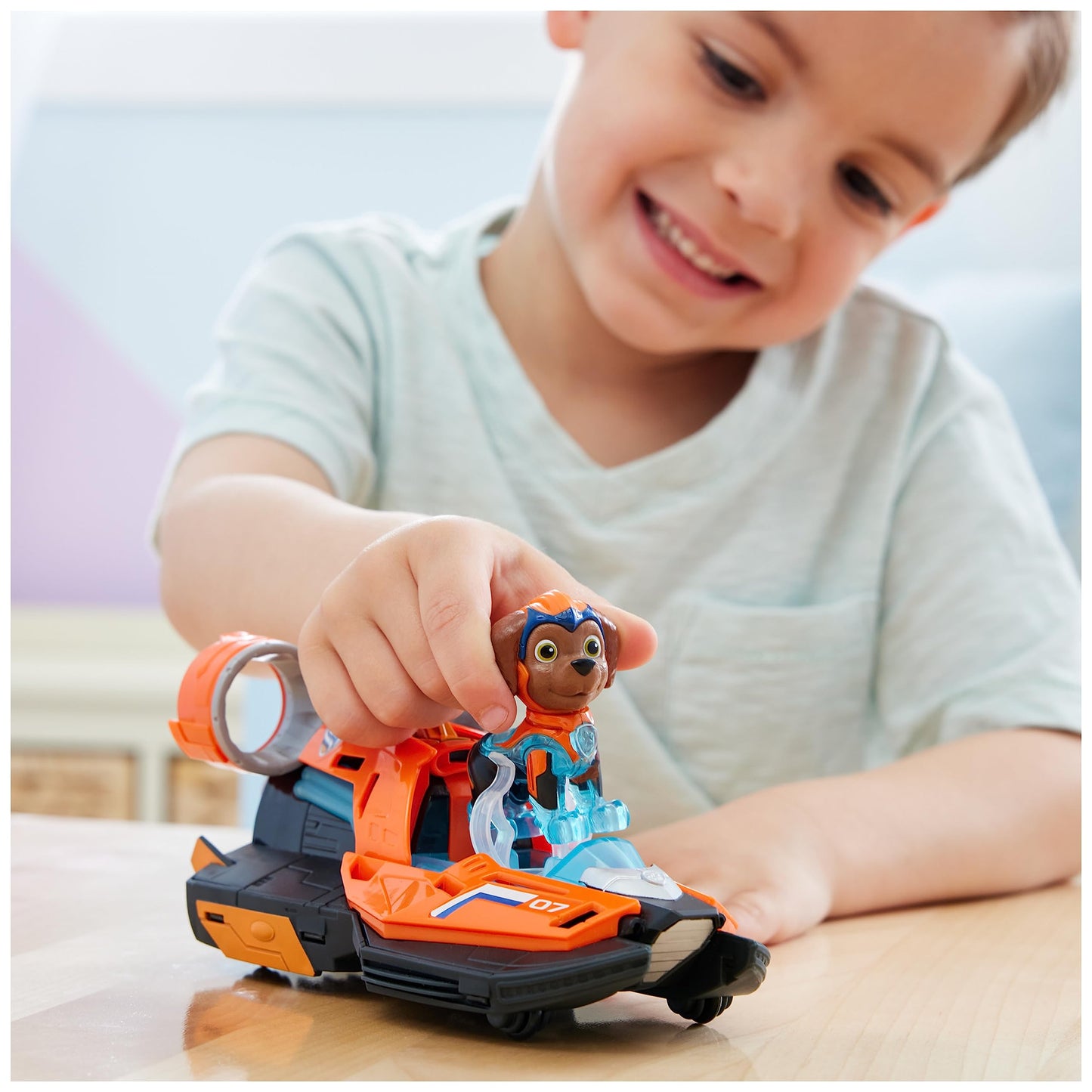 Paw Patrol: The Mighty Movie, Toy Jet Boat with Zuma Mighty Pups Action Figure, Lights and Sounds, Kids’ Toys for Boys and Girls 3+