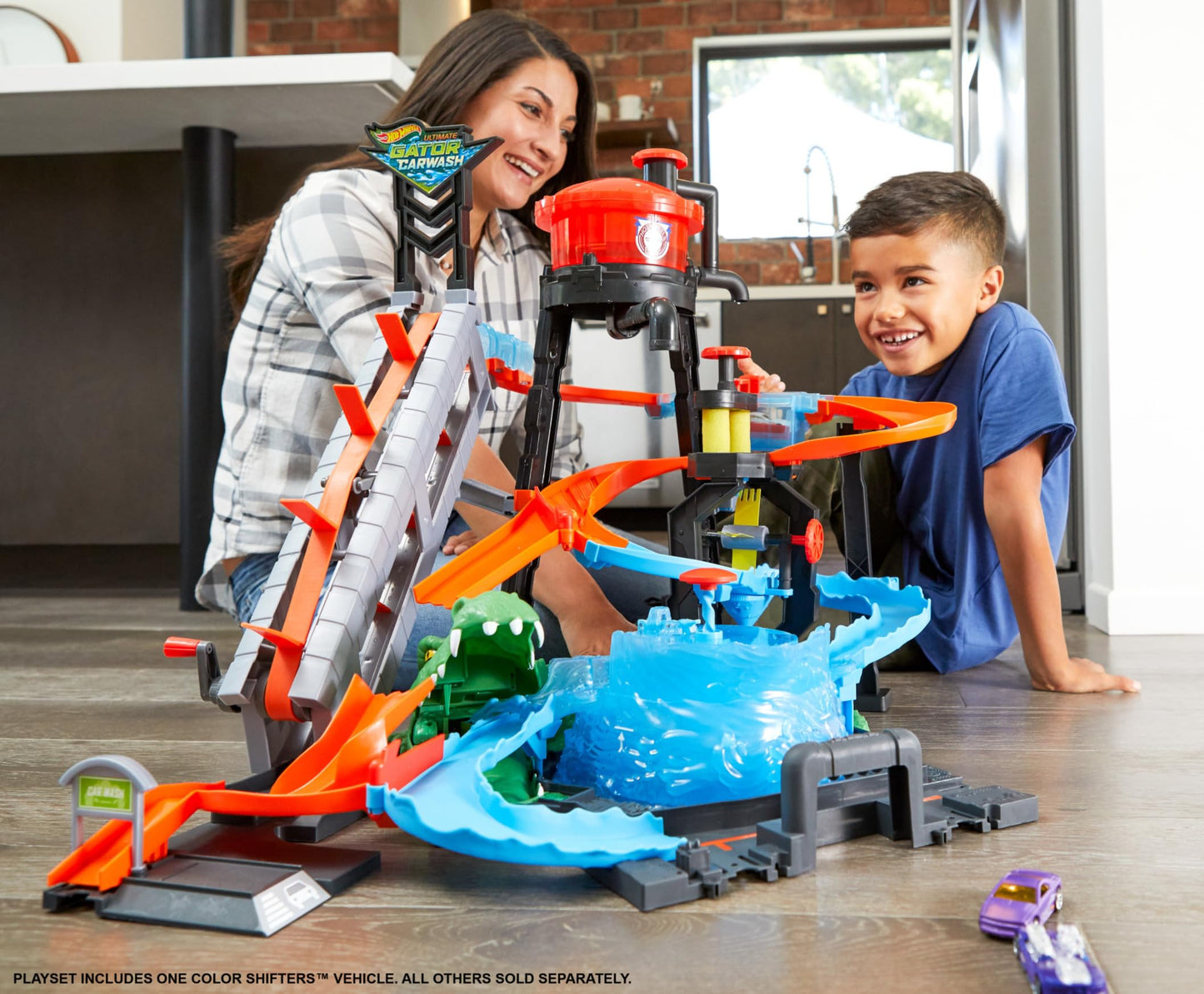 Hot Wheels Ultimate Gator Car Wash ,manual crank elevator, crazy track, water tower, whirlpool dunk tank, and 1 Colour Shifters car, FTB67