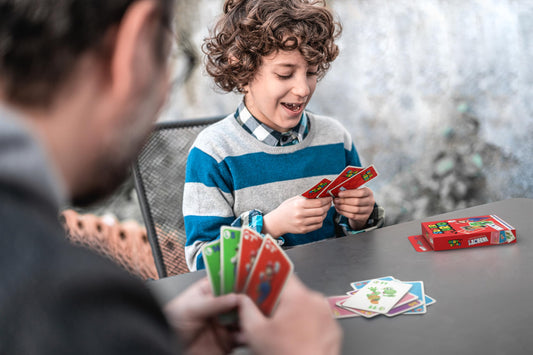Waddingtons Number 1 Super Mario WHOT! card game featuring Mario, Luigi, Yoshi, Peach, and Toad for ages 5 plus.