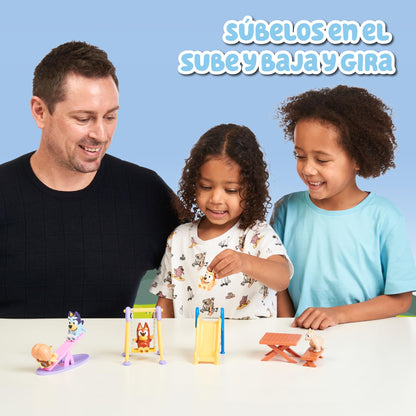 Bluey - Playset, Playset with 5 Series Character Figures and Park Accessories, Swing, Slide, Rocker and Picnic Table, Boys and Girls + 3 Years, Famous (BLY51000)