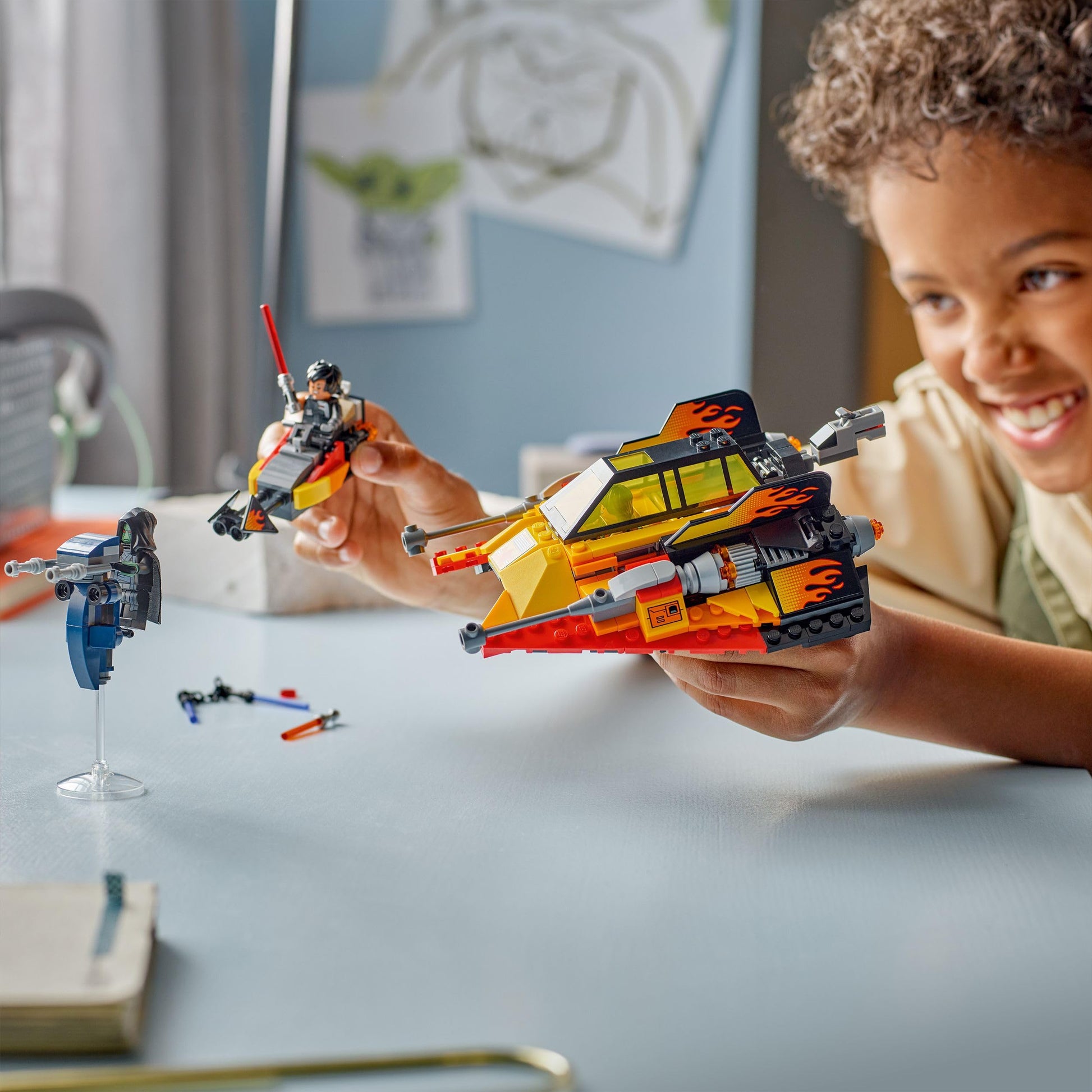 LEGO Star Wars 75414 Snowspeeder set with 3 minifigures and a speeder bike, showcasing detailed building elements.