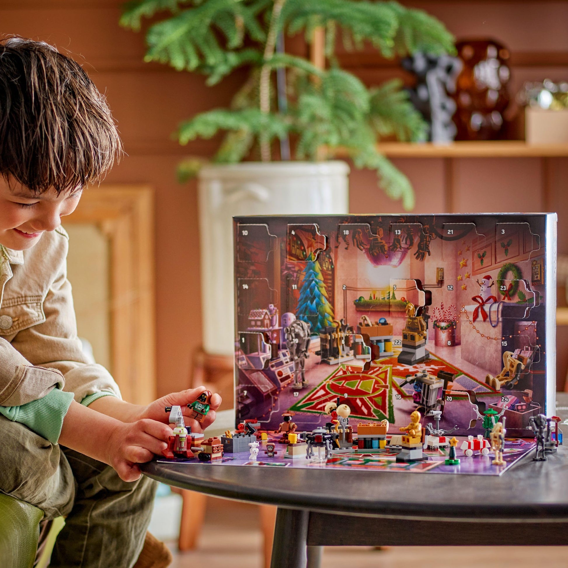 LEGO Star Wars Advent Calendar 2025 features 24 surprises, including 2 minifigures and 5 droids for kids.
