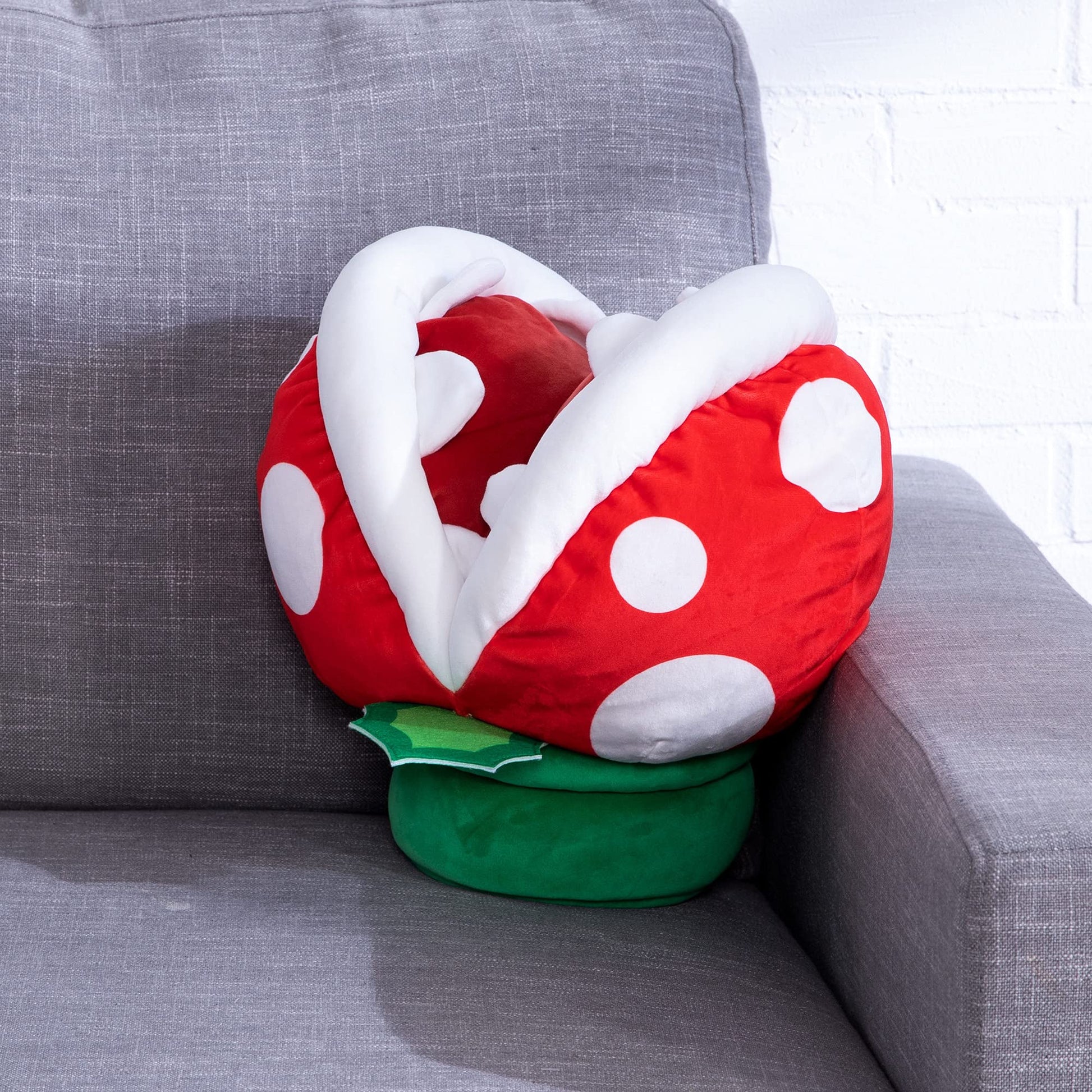 Club Mocchi Mocchi Mega Piranha plush toy, 40cm Super Mario soft toy for boys' and girls' bedrooms, suitable from 3+ years