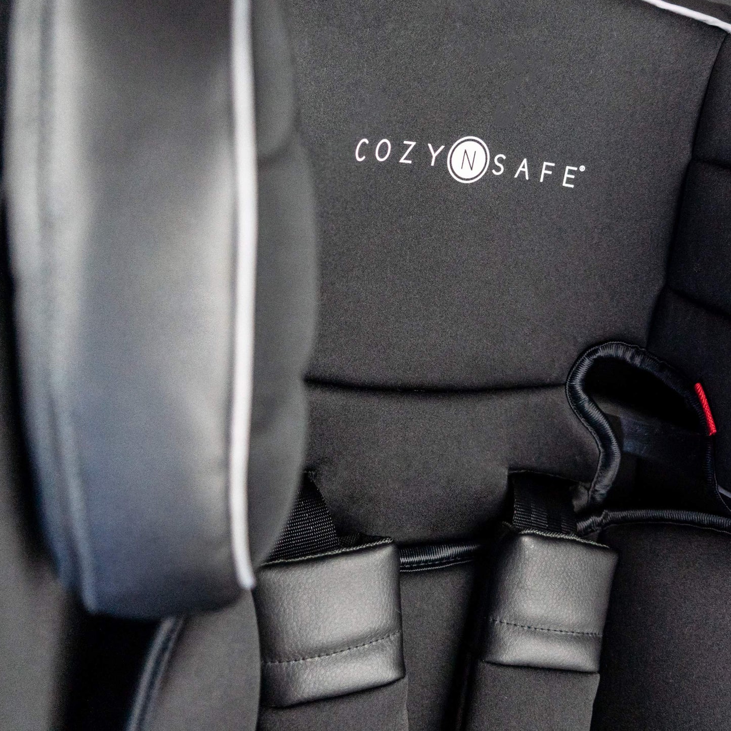 Cozy N Safe Hudson,25KG 5-Point Integral Harness, Group 1/2/3 9-36kg, 9 Months to 12 Yrs, ISOFix & Top Tether, Side Impact Protection, Adjustable Headrest, Forward Facing, Child/Toddler Car Seat