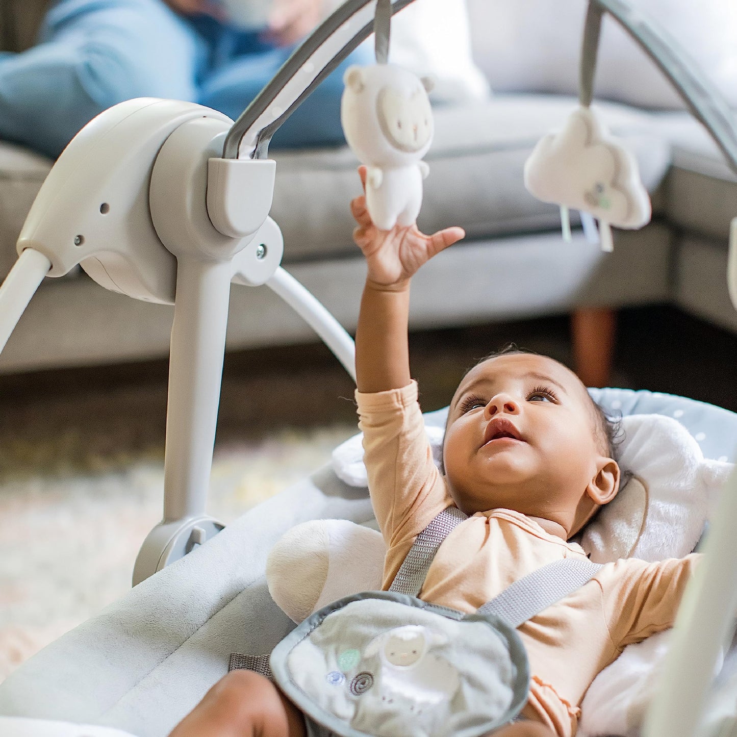 Ingenuity Comfort 2 Go Compact Portable 6-Speed Baby Swing with Music, Folds for Easy Travel - Cuddle Lamb, 0-9 Months