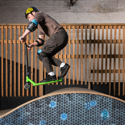Osprey Stunt Scooter for Kids Ages 8-12, Freestyle Street Pro 360 Spin, Complete Trick With ABEC 5 Bearings, Green