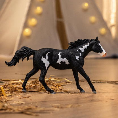 Schleich Horse Club - Paint Horse Gelding - 17cm Hand-Painted Collectable, Realistic Toy Horse Figurine for Girls and Boys. Durable Educational Figure for Fun Imaginative Play. Kids Toys Ages 5+ 14900
