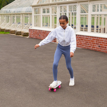 OzBozz PRINCESSES SKATEBOARD WITH FLASHING WHEELS - 17 INCH DECK - Beautiful Princess Graphics - Wheels Light Up When Moving, Assorted Designs and Colours