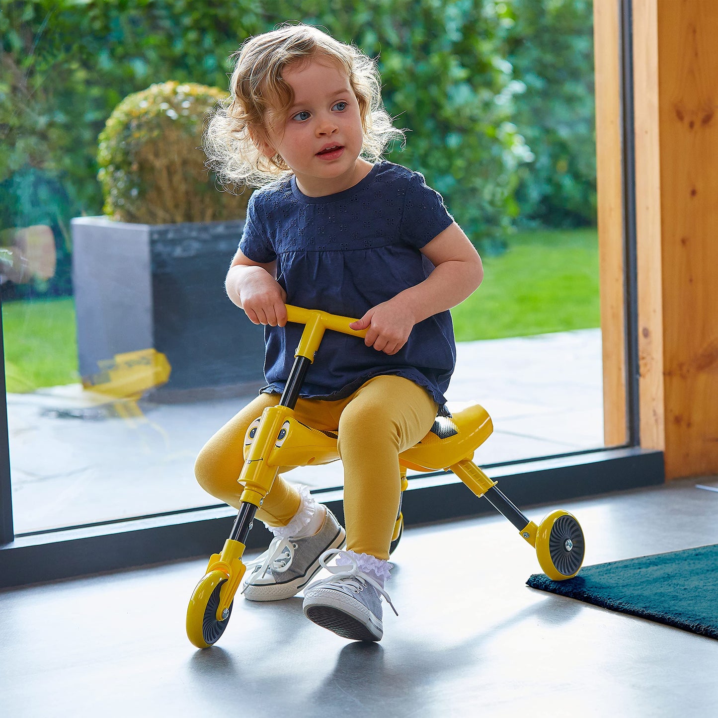 Scuttlebug 3-Wheel Foldable Ride-On Tricycle for 1+ Year Old Boys and Girls, Bumblebee Trike, Antennae Handlebar, Develop Your Toddler’s Balance and Motor Skills, Fun with No Surface Scratches